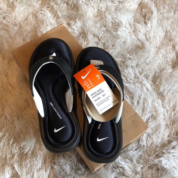 Nike Shoes - Nike Havenwood flip flops 🌞